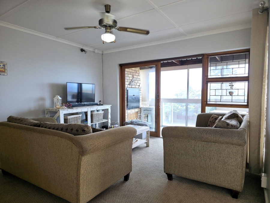 3 Bedroom Property for Sale in Wavecrest Eastern Cape